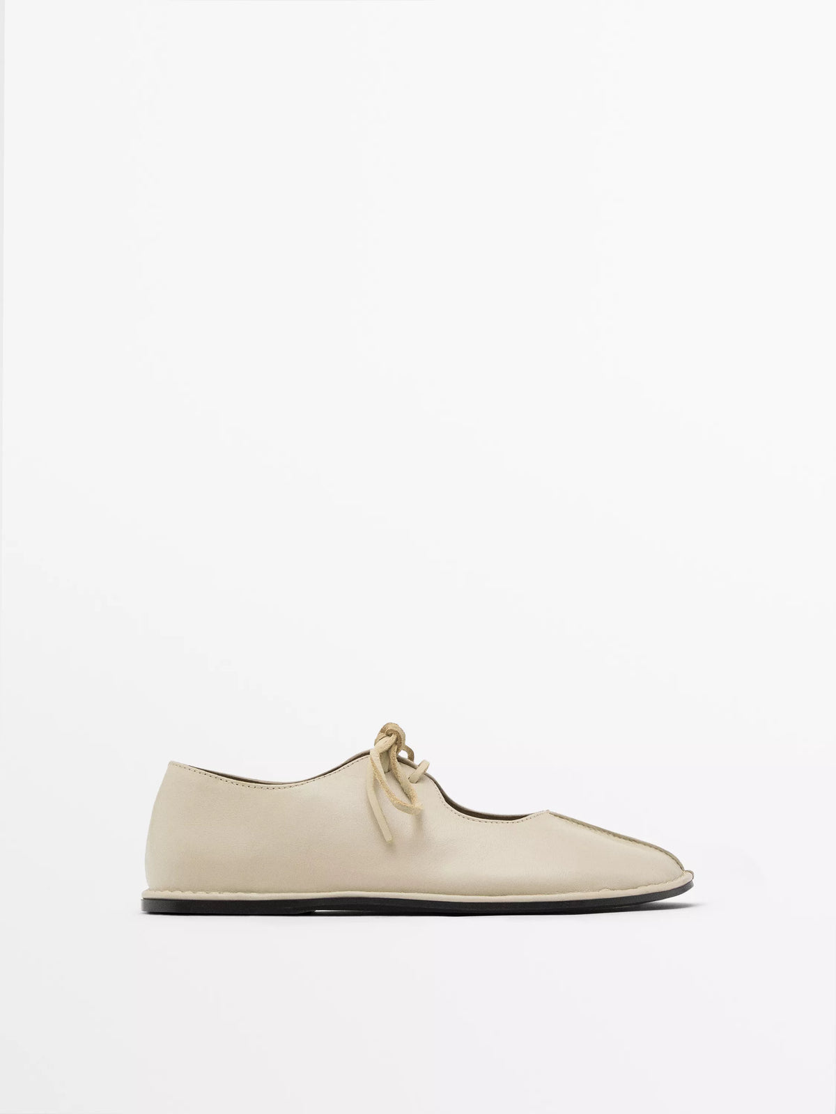 Massimo Dutti – Ballerines en Cuir Crème