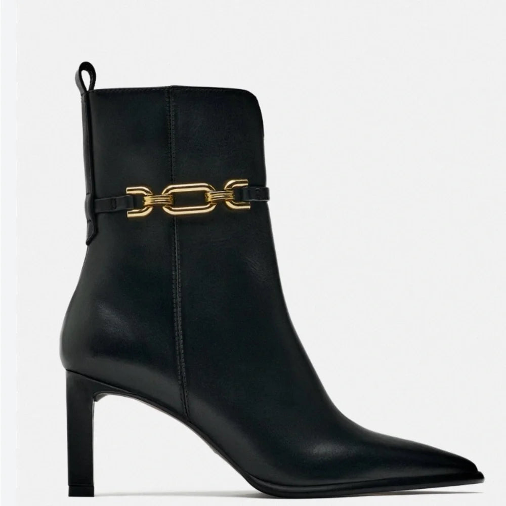 Bottines à talon avec chaîne dorée | Réf. 3033